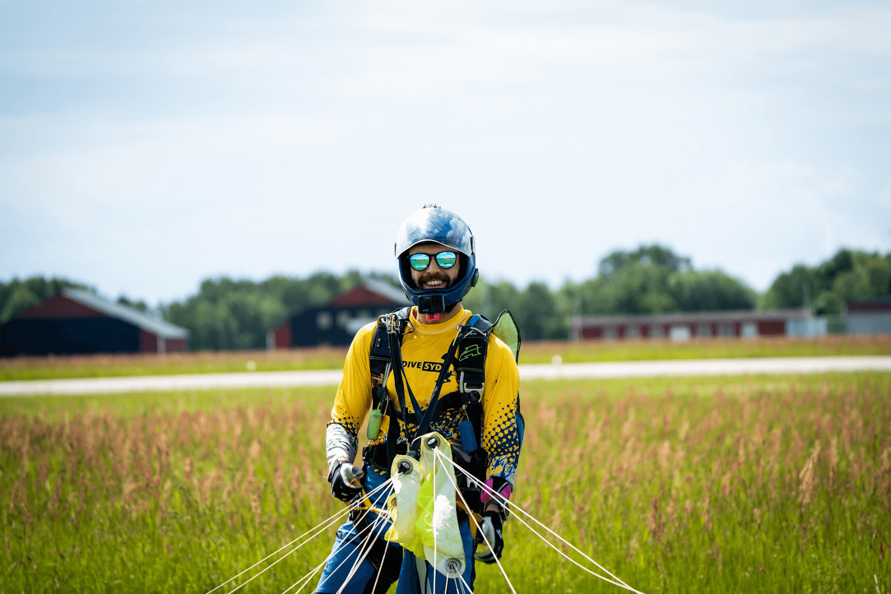 Fallskärmshoppare hos Skydive Syd